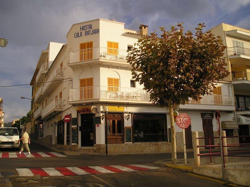 Hostal Cala Ratjada Exteriör bild