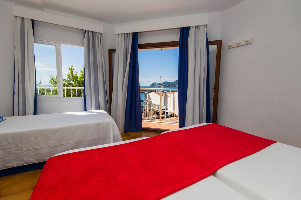 Hostal Cala Ratjada Exteriör bild